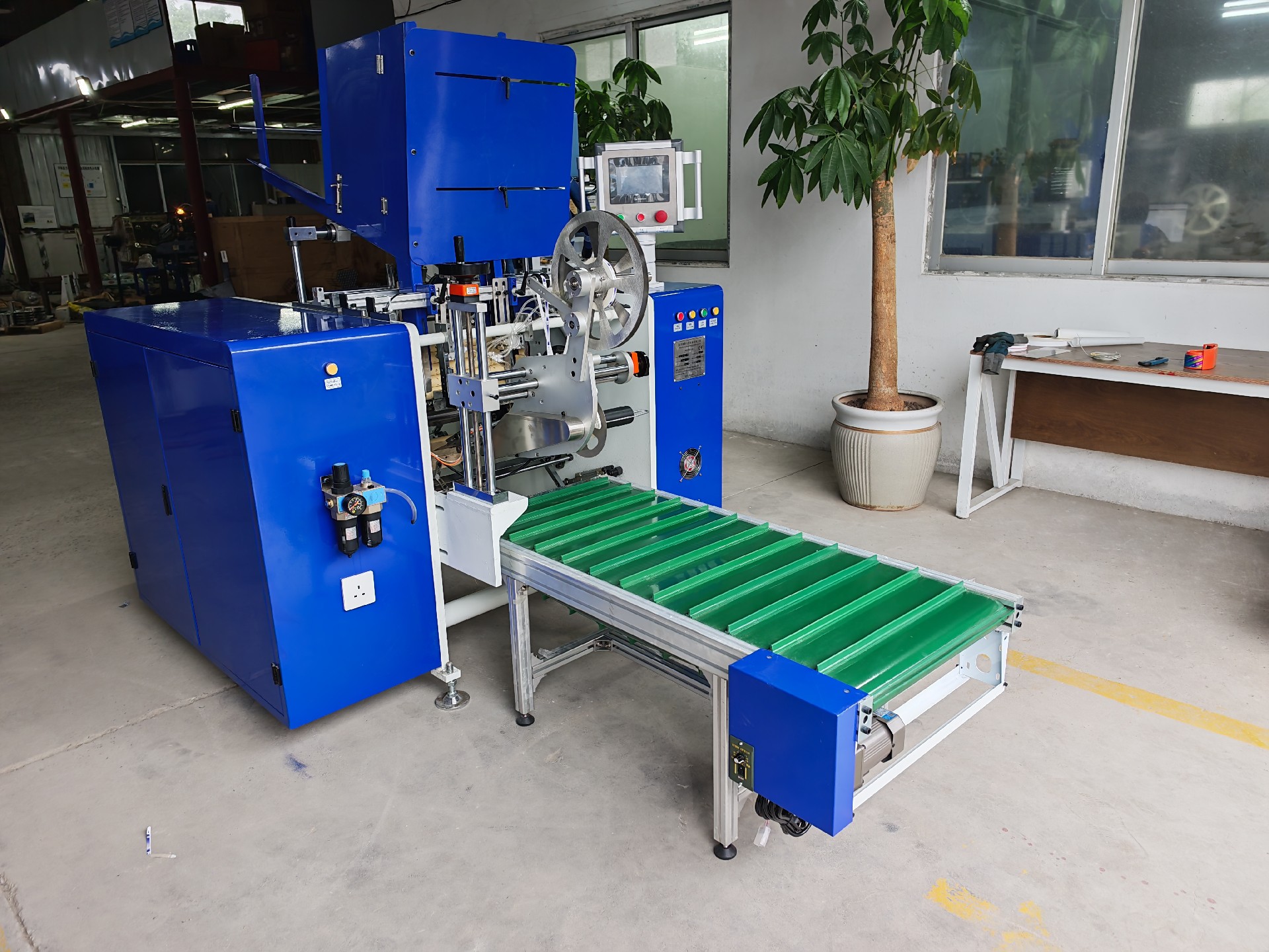 6-shaft aluminum foil and baking paper rewinder